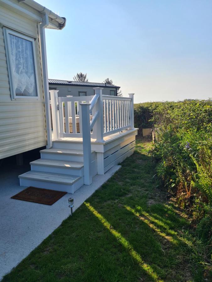 Beautiful 2 Bedroom Caravan, Holiday Park Tenby Saint Florence Exteriér fotografie